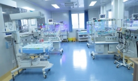 我院新生儿科成功救治一例低体重早产儿