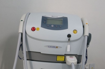 强脉冲光治疗仪